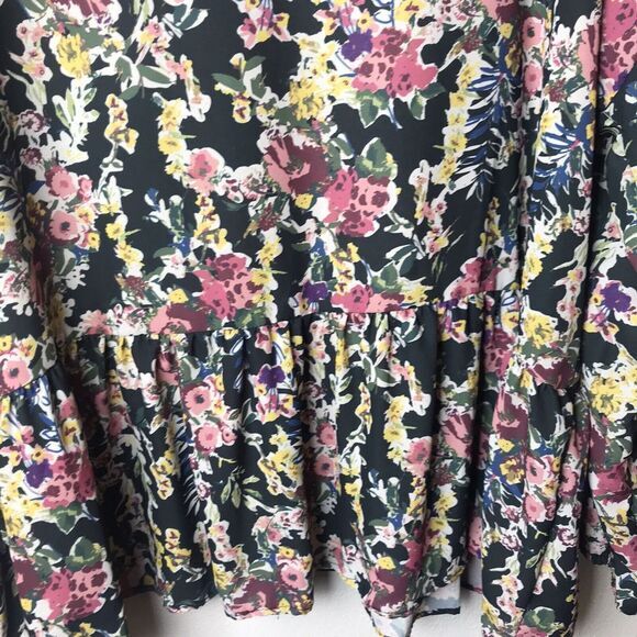 Haptics Women's Multicolor Floral V-Neck Long Sleeve Gathered Bottom Size 3X - Picture 3 of 7